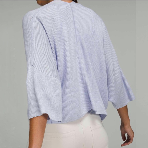 Lululemon Boxy Cashlu Knit Wrap in 
Heathered Pastel Blue 2022 size - Picture 3 of 9